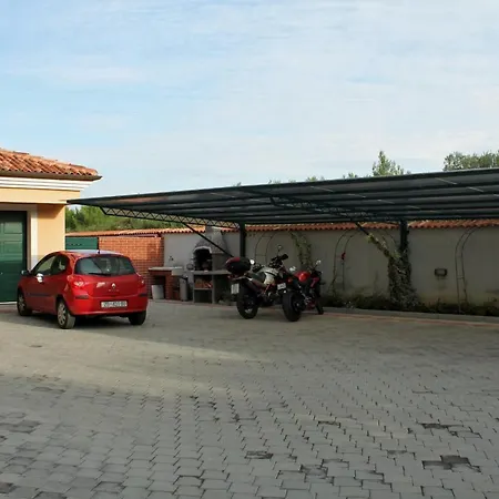 - Diklo 5774d Apartman