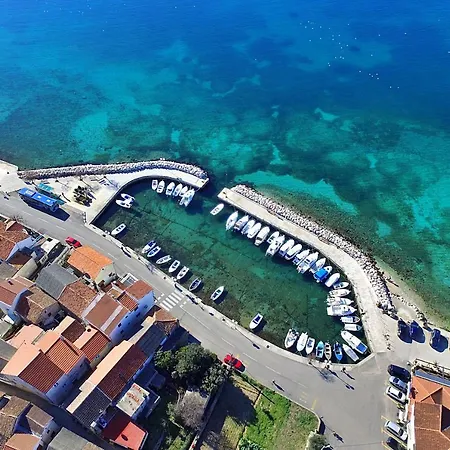 - Diklo 5774d Apartman