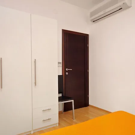 - Diklo 5774d Apartman *