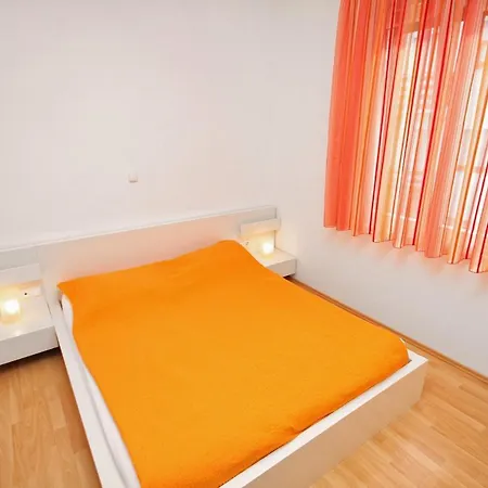 - Diklo 5774d Apartman Zadar