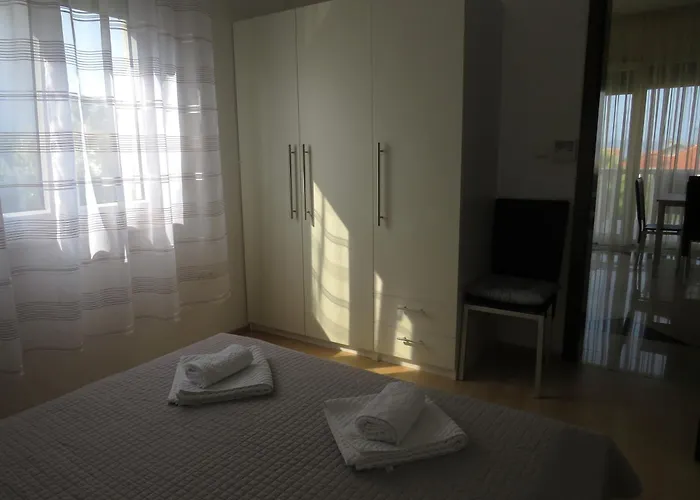 - Diklo 5774d * ザダル